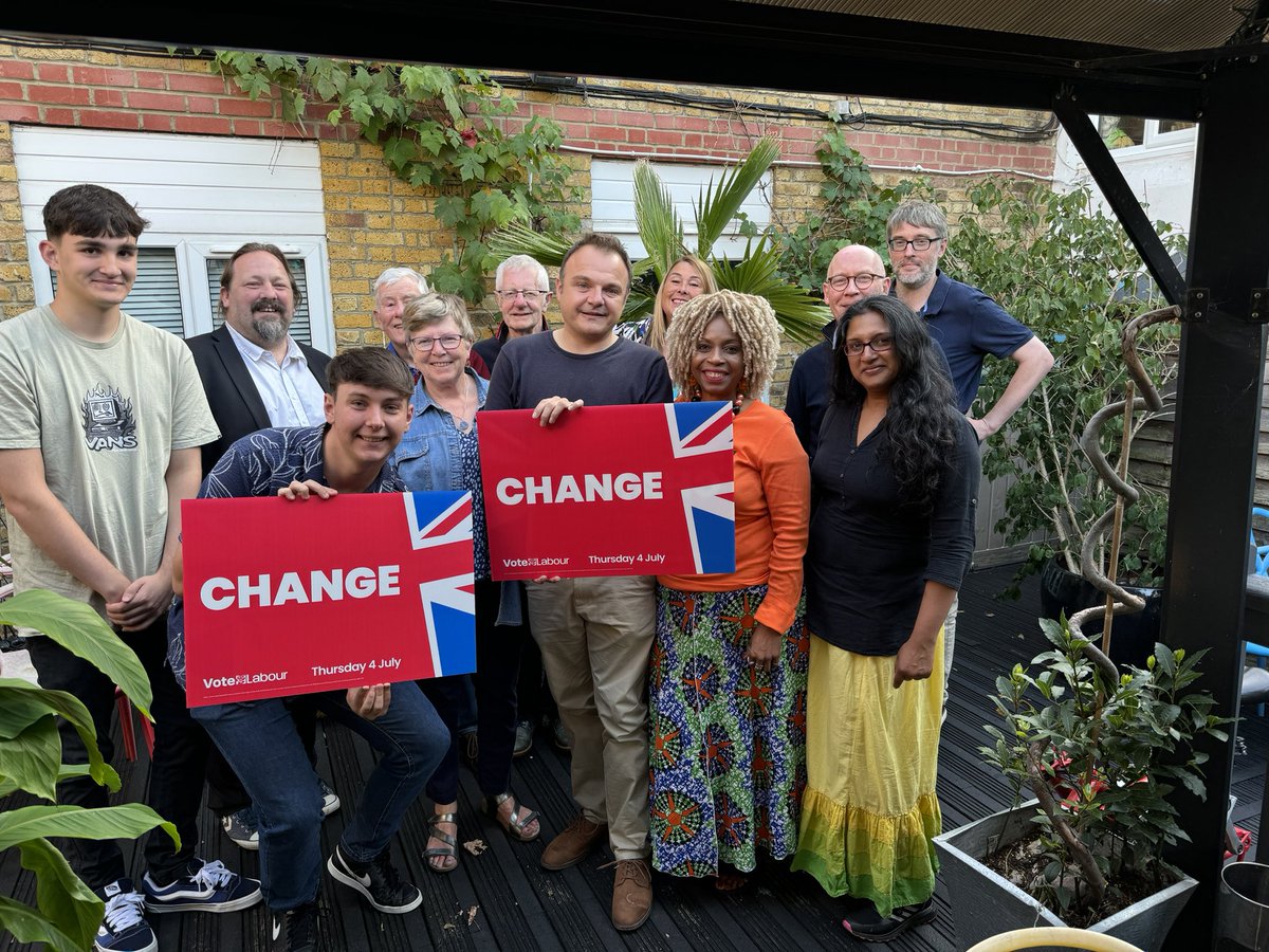 Lovely to have our newly elected MP with us at our CLP meeting last night. I’m excited to see that long awaited change that we desire. Great to have young members who are so keen to get active. Thanks to everyone who joined us last night.<a href="/vincemaple/">Vince Maple #ProudToBeMedway</a> @cllrtrisosborne <a href="/CandACLP/">Chatham and Aylesford CLP</a>