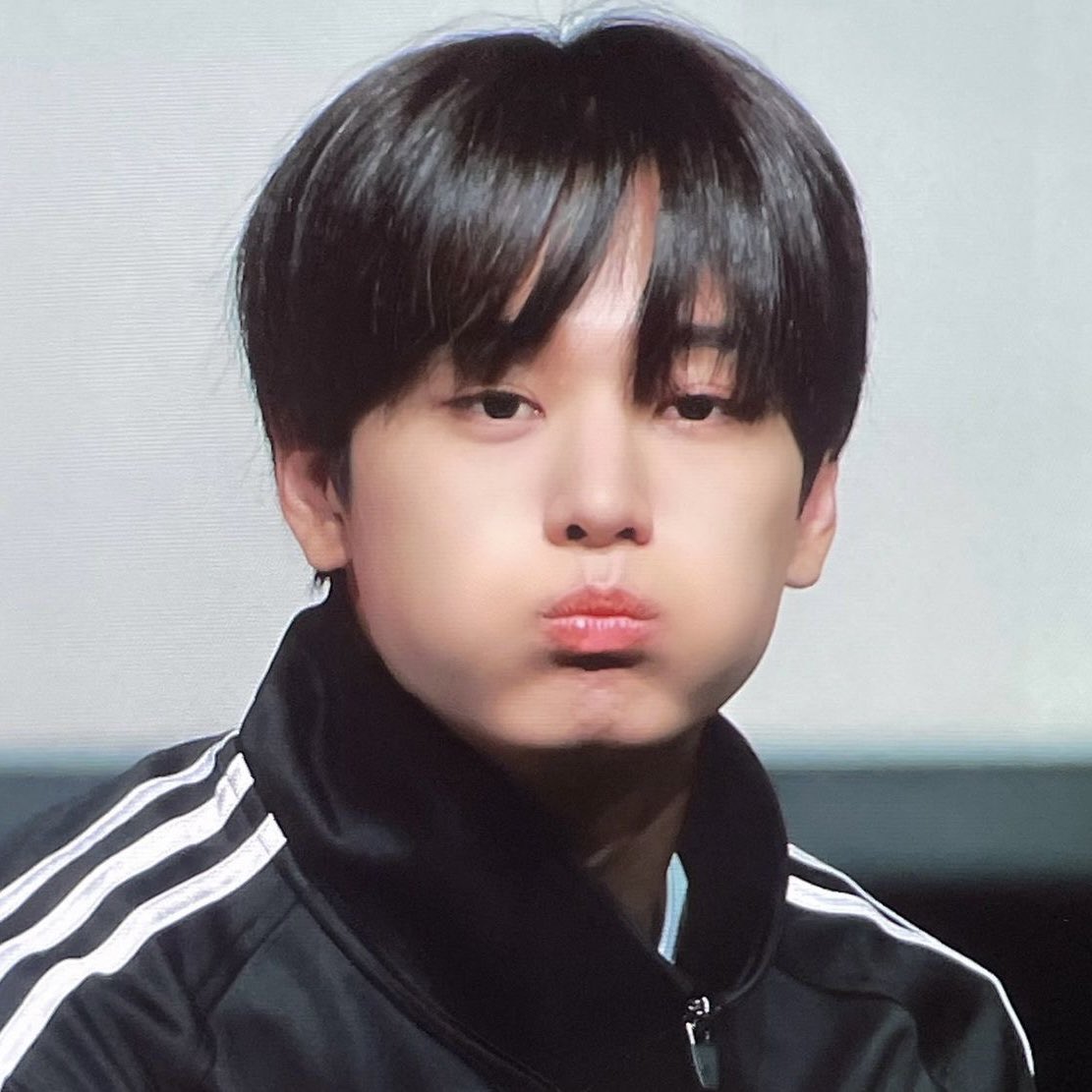 KISSYJEONS's tweet photo. ૮₍ • ⤙ • ₎ა https://t.co/3Q8FuCJTHg