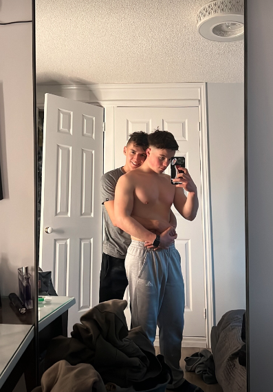Rt if you can threesome with us?👀🍆💦

  Free OF here👇
onlyfans.com/michaeldoherty