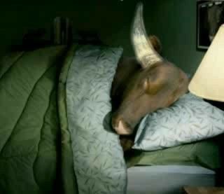 imagínate estar hablando mal de mí y que yo este en mi cama así