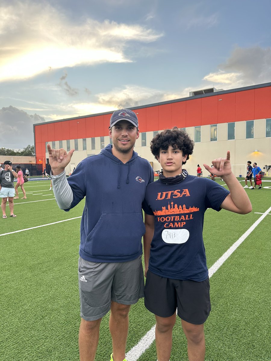NateGarza09's tweet photo. Got some work today at the utsa camp @CoachTPMiller @EmagikalAllen @CTJFootball @UTSAFTBL @coachburo https://t.co/QupWoUzwNF