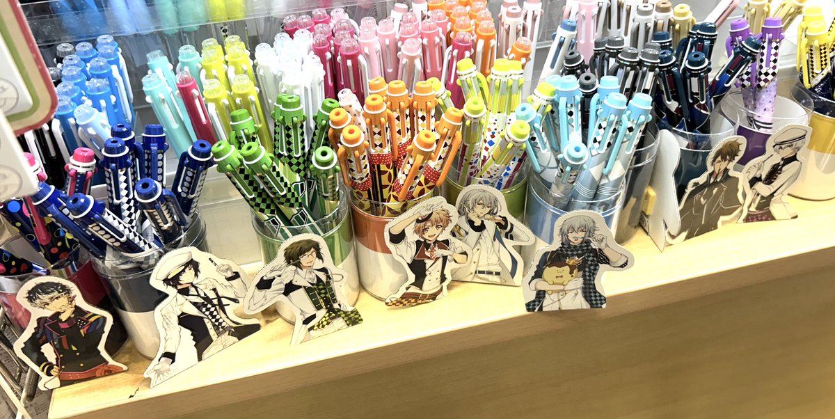 MIECYN's tweet photo. 外出先で遭遇した！
これは買っちゃうよね🫠💖 https://t.co/V4NdJzeuE2