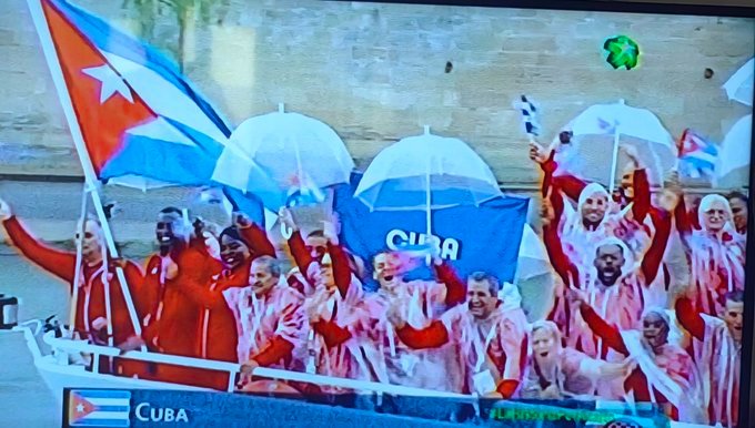MarketingDTCA's tweet photo. Desde nuestras pantallas los vimos triunfantes 
Felicidades a nuestros Olímpicos de la delegación antillana de las 4 letras q orgullosamente para todos es #Cuba 
#CubaInspira 
#paris2024olympics 
#Paris2024 https://t.co/blFUhkqY7L