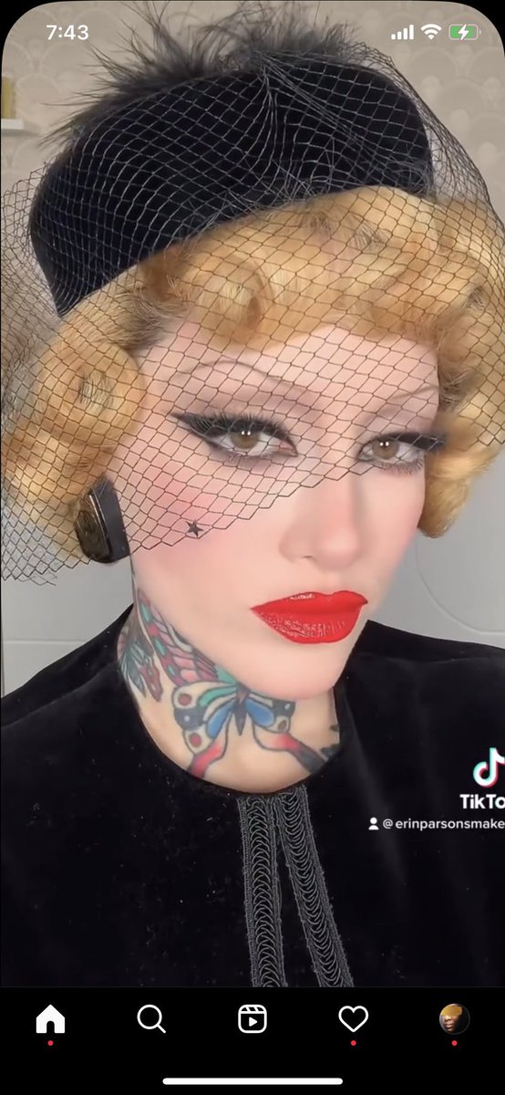 JakeAID's tweet image. Proof that doppelgängers exist 
@brookecandy , Erin Parsons and @MaikaMonroe 
#twins #doppelgänger #clones