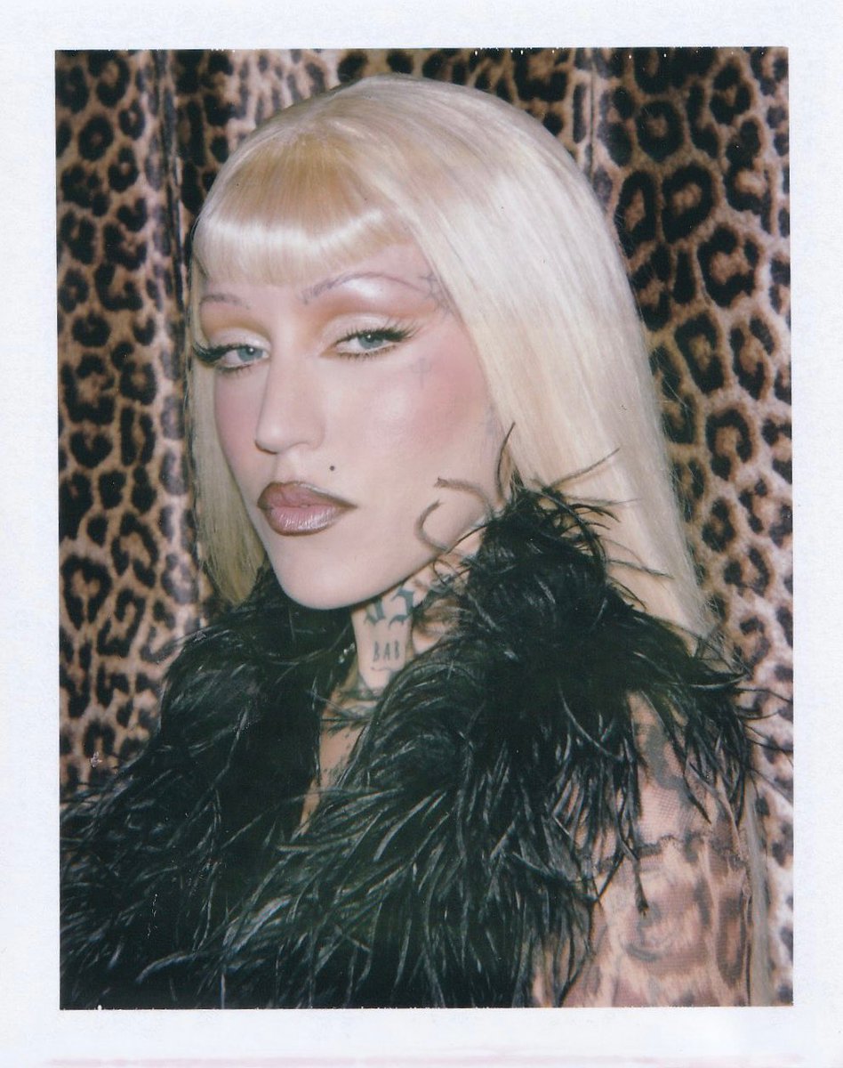 JakeAID's tweet image. Proof that doppelgängers exist 
@brookecandy , Erin Parsons and @MaikaMonroe 
#twins #doppelgänger #clones