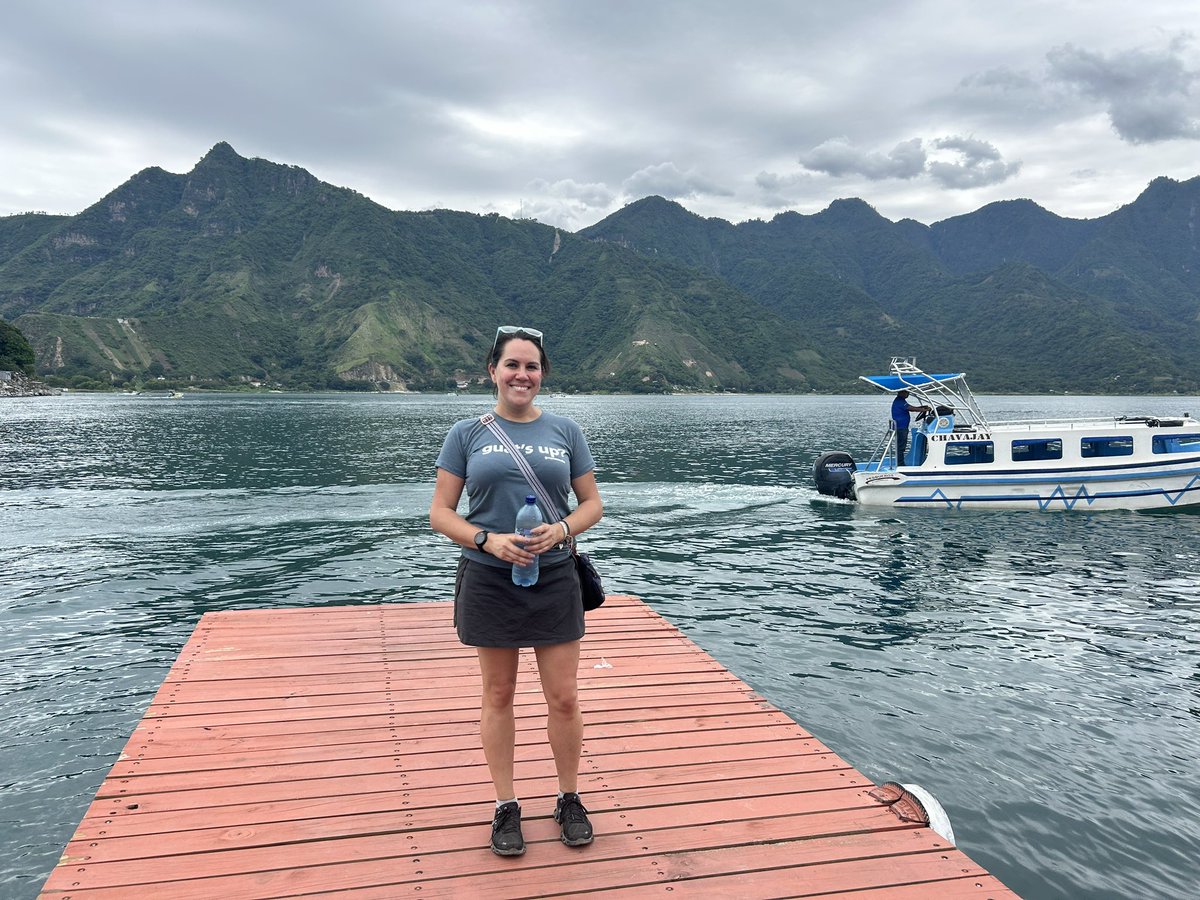 brenbeaven's tweet photo. El lago Atitlán, los volcanes y yo!! 💜 🌋 🇬🇹 🗺️ #AmoViajar #LagoAtitlan #volcan #lifeisgood https://t.co/JbPhXc9HVM