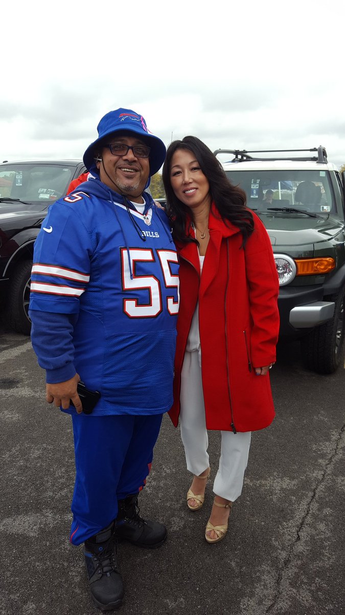 LatinodoughboyT's tweet photo. Words can't describe how much I love KIM Pegula!!! BILLS MAFIA MISS YOU, TAKING THIS PICTURE WITH YOU, WAS AN HONOR KIM PEGULA, THANK YOU, LOVE ALWAYS JOHN TIRADO ( AKA ) LATINODOUGHBOY!!! https://t.co/TjVVZKNUqB