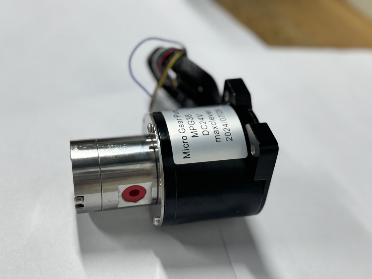 xcuteyep's tweet photo. Stainless steel gear pump, flow rate can reach ≥ 1.6L https://t.co/DJZbjQ4IAe