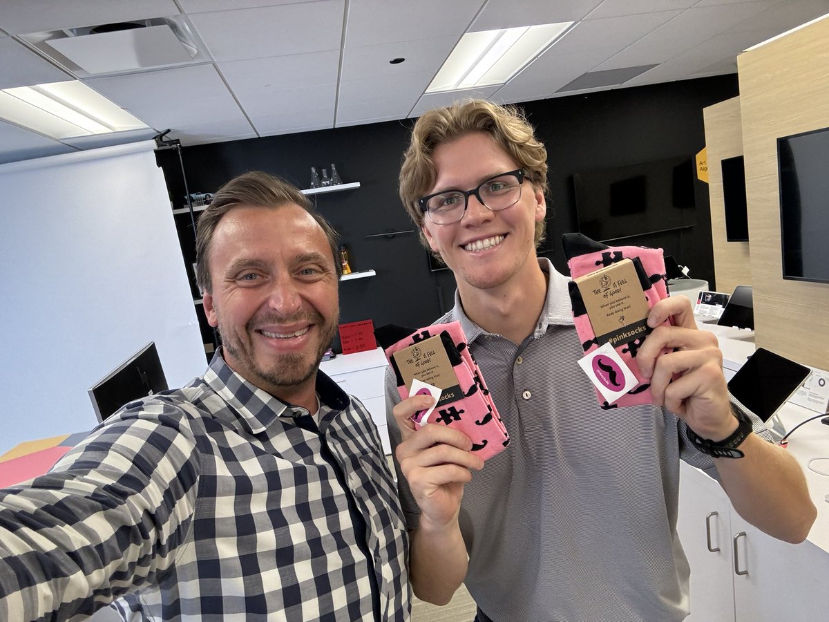LGin412's tweet photo. @nickisnpdx @AjieMathew39000 @RasuShrestha @keenzai @kimberlyanngeo @Insight_Minds @andrewintech @Colin_Hung @AaronWatson59 @JoeBabaian Let’s go there … the magic of #pinksocks and #ABCD and connecting at the speed of life in ... 3️⃣ … 2️⃣ … 1️⃣

@kimberlyanngeo - who is this guy and where does he work? 😏🔠 https://t.co/ImwkUhUbnh