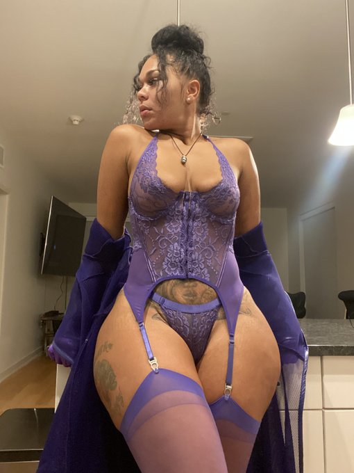 Want to know my favorite ways to pleasure you? 😈 https://t.co/pGBahohQPc