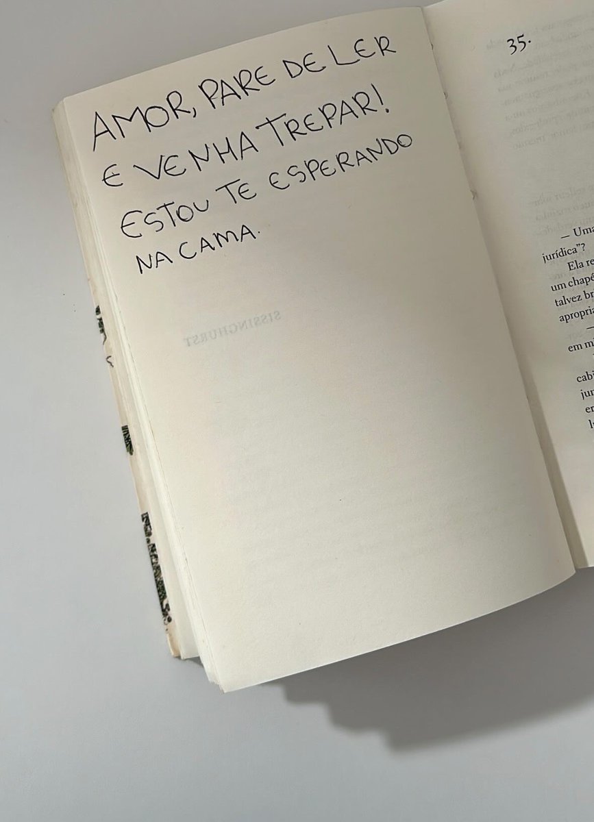kawencey's tweet photo. minha amiga comprou esse livro no sebo e veio com esse recadinho e eu quero viver o que eles tem https://t.co/JcnW7H3eAC