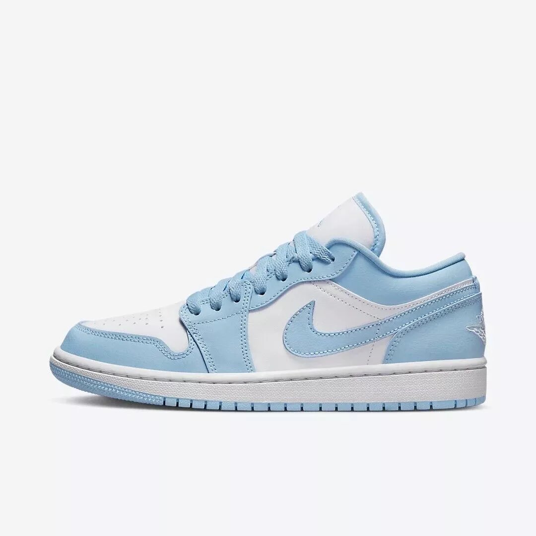 ลงขาย Jordan สี ice blue ดีมุ้ย พึ่งกดมาสดๆร้อนๆ 7,822 ซื้อมาแล้วคิดว่าไม่เค้ากับตัวเองค่ะ อยากลงขายฮือออ แท้100% มีอุปกรณ์ครบค่ะ 🤍💙

#รองเท้ามือหนึ่ง #ส่งต่อ #ขาย #ส่งต่อรองเท้า #ส่งต่อรองเท้าnike #ส่งต่อรองเท้าjordan #มือหนึ่งของแท้ #ขายรองเท้า #nike #โล้ะตู้ #ส่งต่อเสื้อผ้า