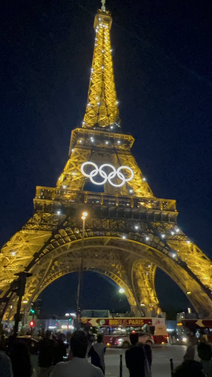 My thoughts on today:   The Last Supper of Jesus is central to the faith of Jesus
followers. During this sacred event 20 centuries ago, Jesus established the
Eucharist (Holy Communion) for the Believers. The Last Supper symbolized the
beginning of the New Covenant. At the Last