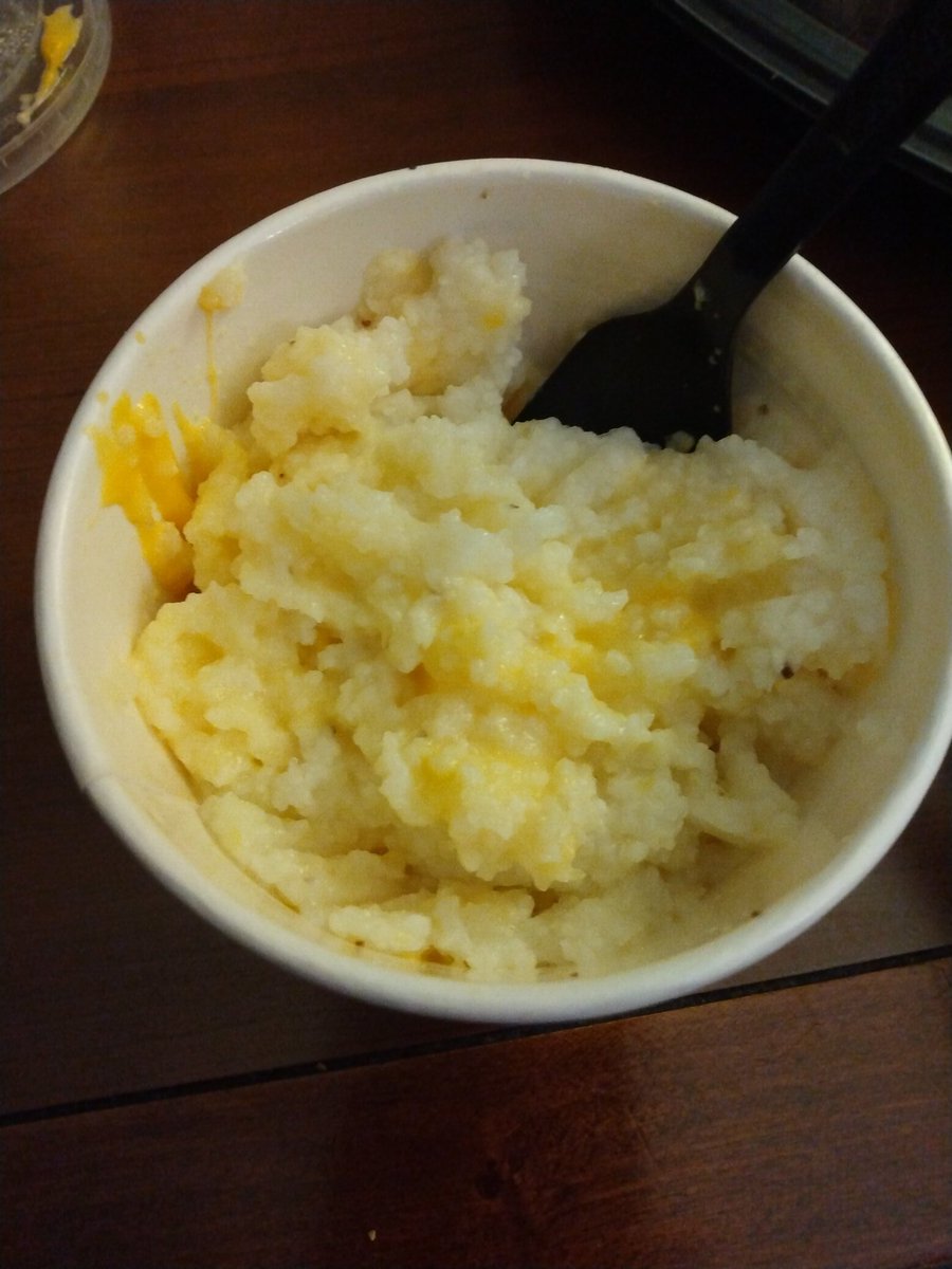 Quienten_Pierre's tweet photo. @WaffleHouse WTF is this I asked for cheese Grits ... Shit dried up like concrete... Yall ain't shit for this one https://t.co/UeW6EFLCbt
