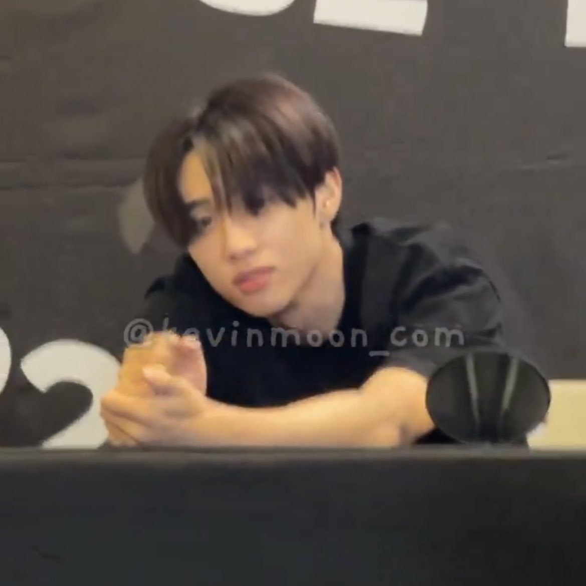 더비가 피곤하냐고 하니까 바로 표정 바뀌면서 아니라고 하는 거 왜케 조음….//