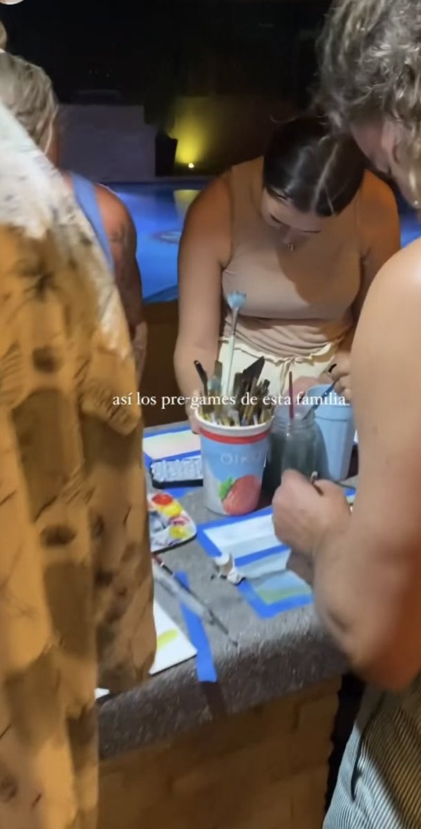 Lexijaws's tweet image. Newest insecurity unlocked: bad posture 😨🥴 I am dis-cus-ted at this and actively working to improve this ASAP before I become Quasimodo 🫡