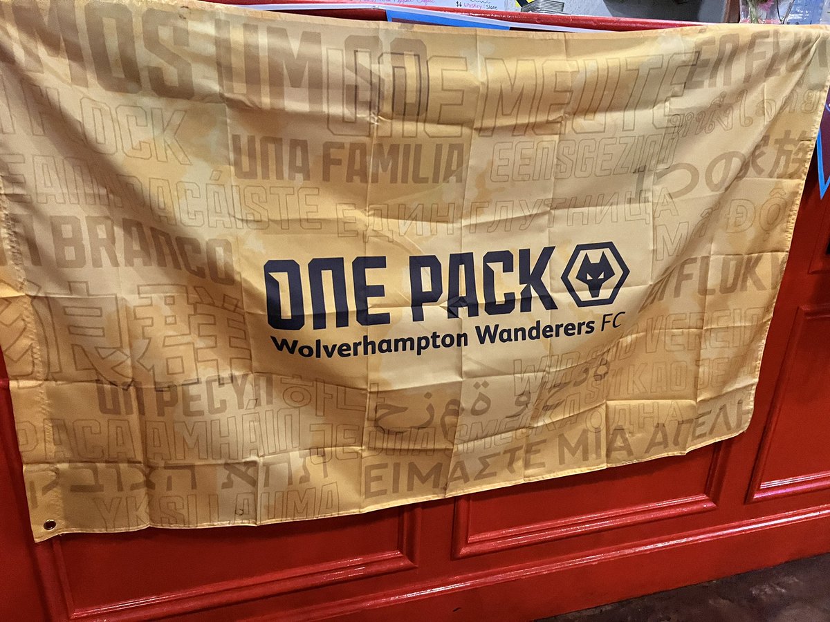 ChrisFischer_'s tweet photo. What a night with the #USAPack, fantastic fans events @wolves  
Stoked for tomorrow #WWFC
(My liver not so much) https://t.co/e7MEuryP0p
