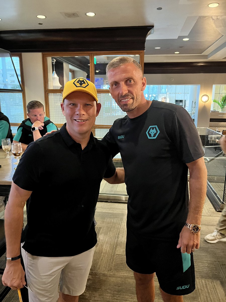 ChrisFischer_'s tweet photo. What a night with the #USAPack, fantastic fans events @wolves  
Stoked for tomorrow #WWFC
(My liver not so much) https://t.co/e7MEuryP0p