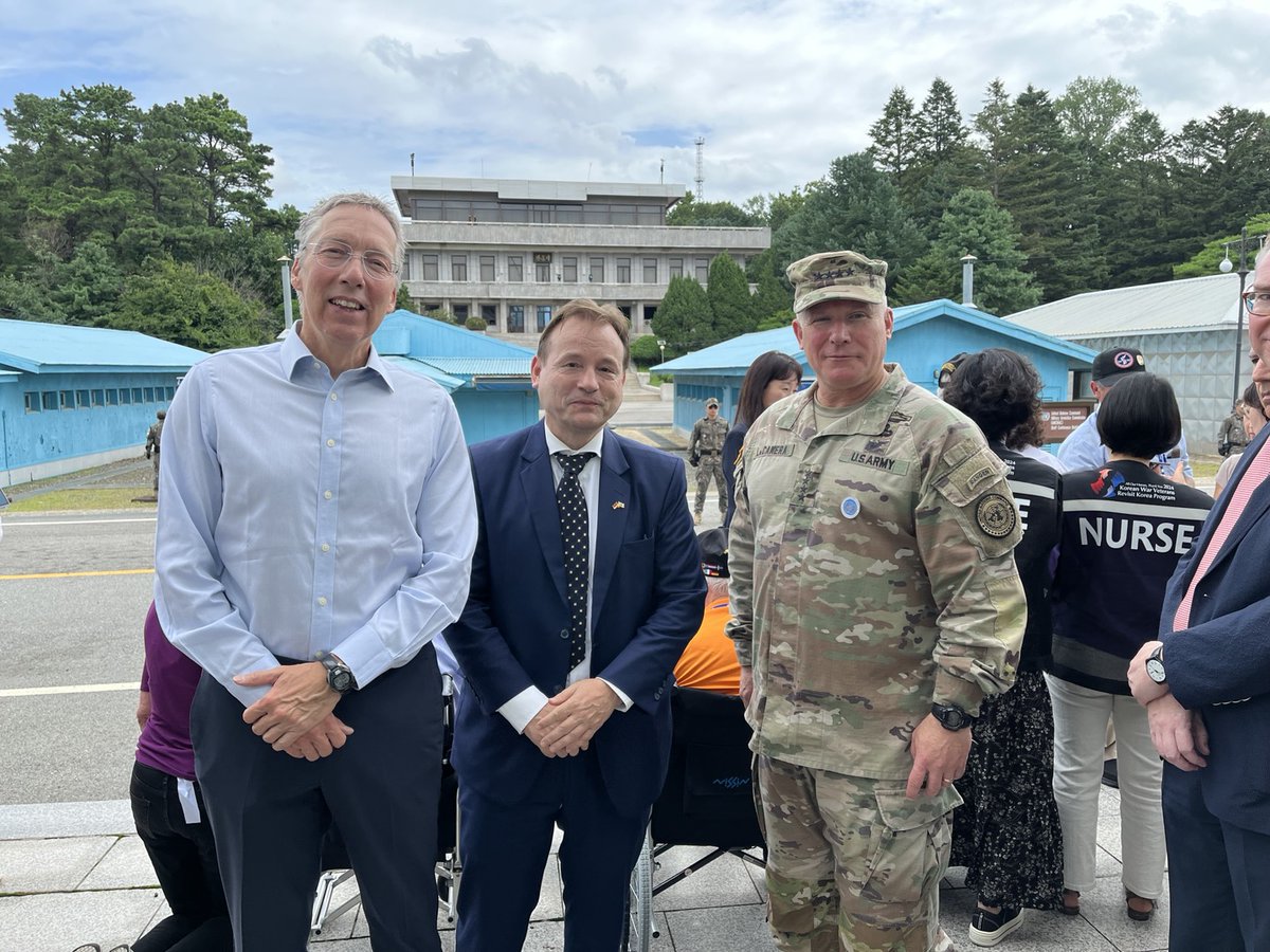 GermanyinKorea's tweet photo. 71 years ago, the armistice to end the #KoreanWar was signed. @UN_Command is still here for peace and stability.
Impressive ceremony with General LaCamera, many dignitaries and - most touching - war veterans in #Panmunjon yesterday.
#KoreanWarVeterans
@CDRUNCCFCUSFK https://t.co/r5cF8gpYZ3