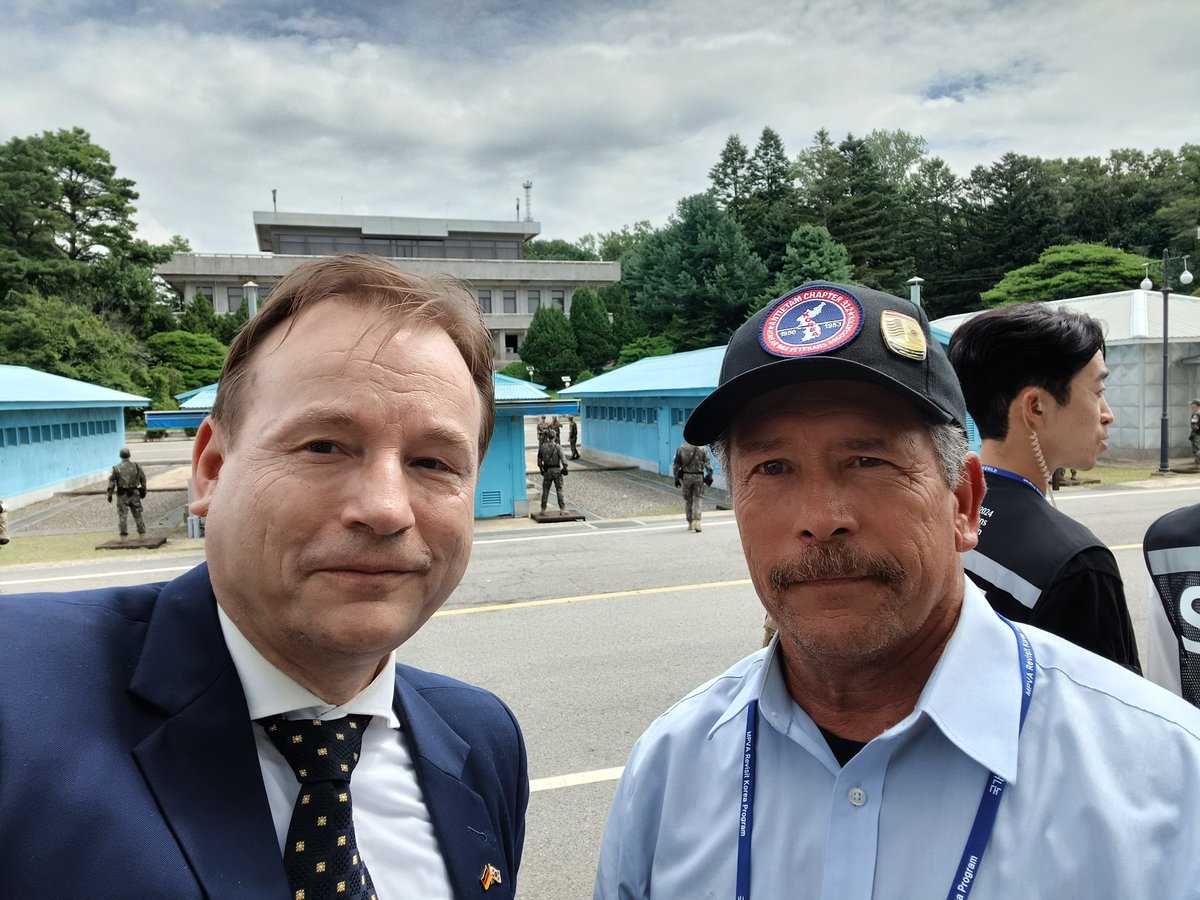 GermanyinKorea's tweet photo. 71 years ago, the armistice to end the #KoreanWar was signed. @UN_Command is still here for peace and stability.
Impressive ceremony with General LaCamera, many dignitaries and - most touching - war veterans in #Panmunjon yesterday.
#KoreanWarVeterans
@CDRUNCCFCUSFK https://t.co/r5cF8gpYZ3
