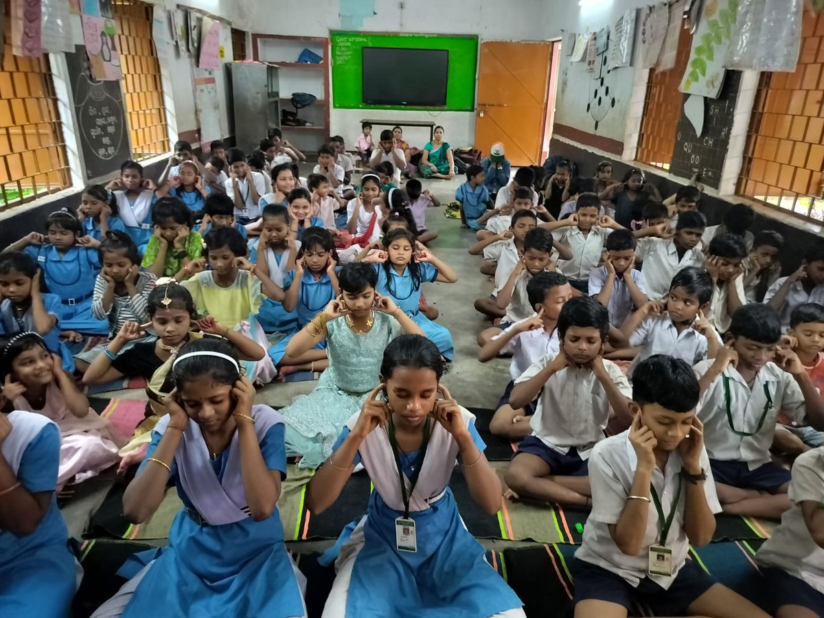Balsanskarsewa's tweet photo. योग और उच्च संस्कार कार्यक्रम का आयोजन, भुवनेश्वर (ओडिशा) में! 🌟

📍 हंसपाल गवर्नमेंट यूपी स्कूल
📍 बकरतला कन्याश्रम बाल संस्कार केंद्र, मयूरभंज

💬 जुड़ें हमारे टेलीग्राम चैनल से: 
https://t.co/vrtnohWbO7

#Yoga #Odisha #BalSanskar #SpiritualGrowth #SantShriAsharamjiBapu https://t.co/BZTqC5UR5z