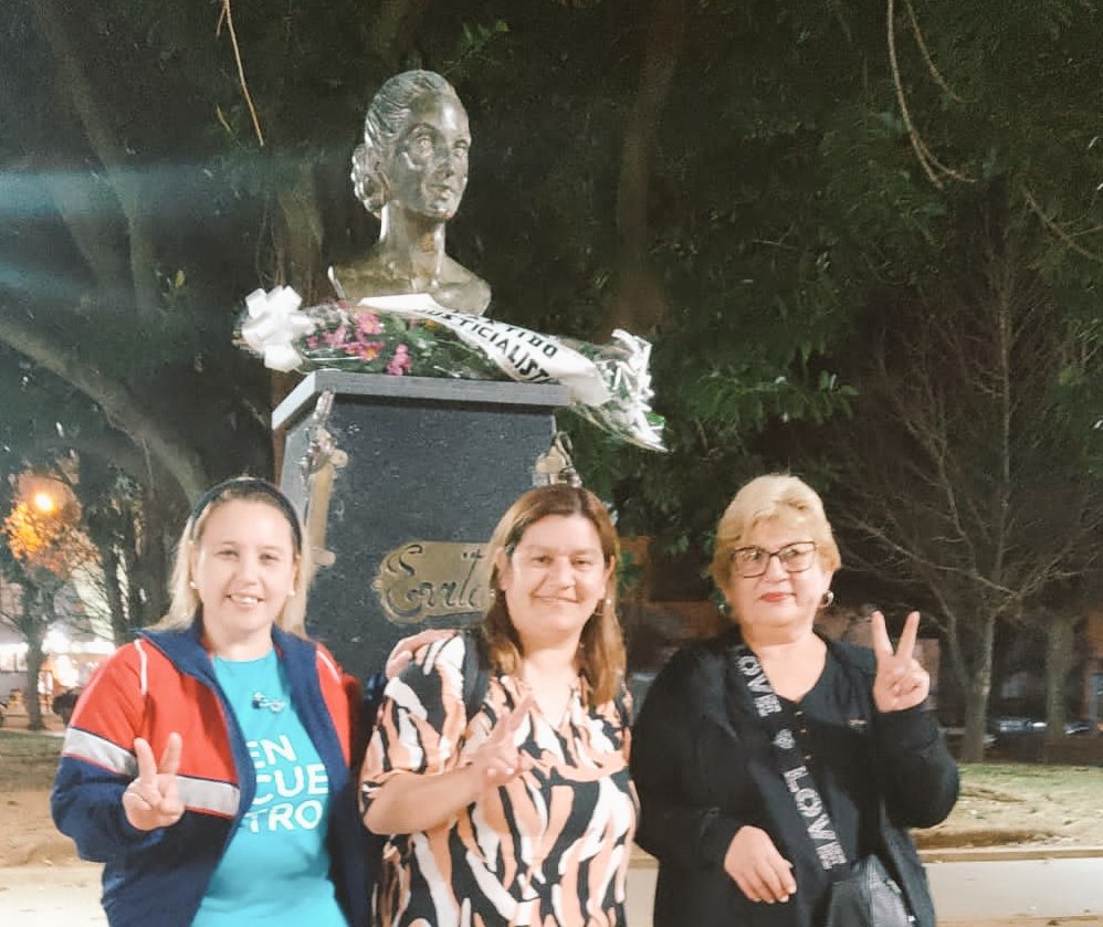 GloriaSoledadP2's tweet photo. #EvaEterna🇦🇷💟✌️ https://t.co/gJv9RuNRza