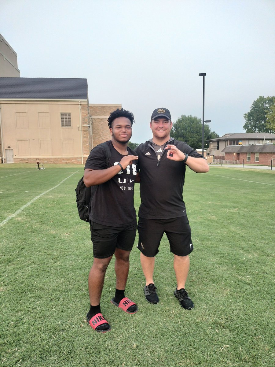 Had a great day to showcase my ability at <a href="/TulsaFootball/">Tulsa Football</a> camp <a href="/CoachKMcFarland/">Koy McFarland</a> <a href="/coachamart/">Adam Martin</a> <a href="/recruit_unionfb/">recruit UNION FB</a> <a href="/CoachHefNCSA/">CoachHefNCSA</a> <a href="/TulsaFit918/">Maurico Ferguson💪🏾</a>