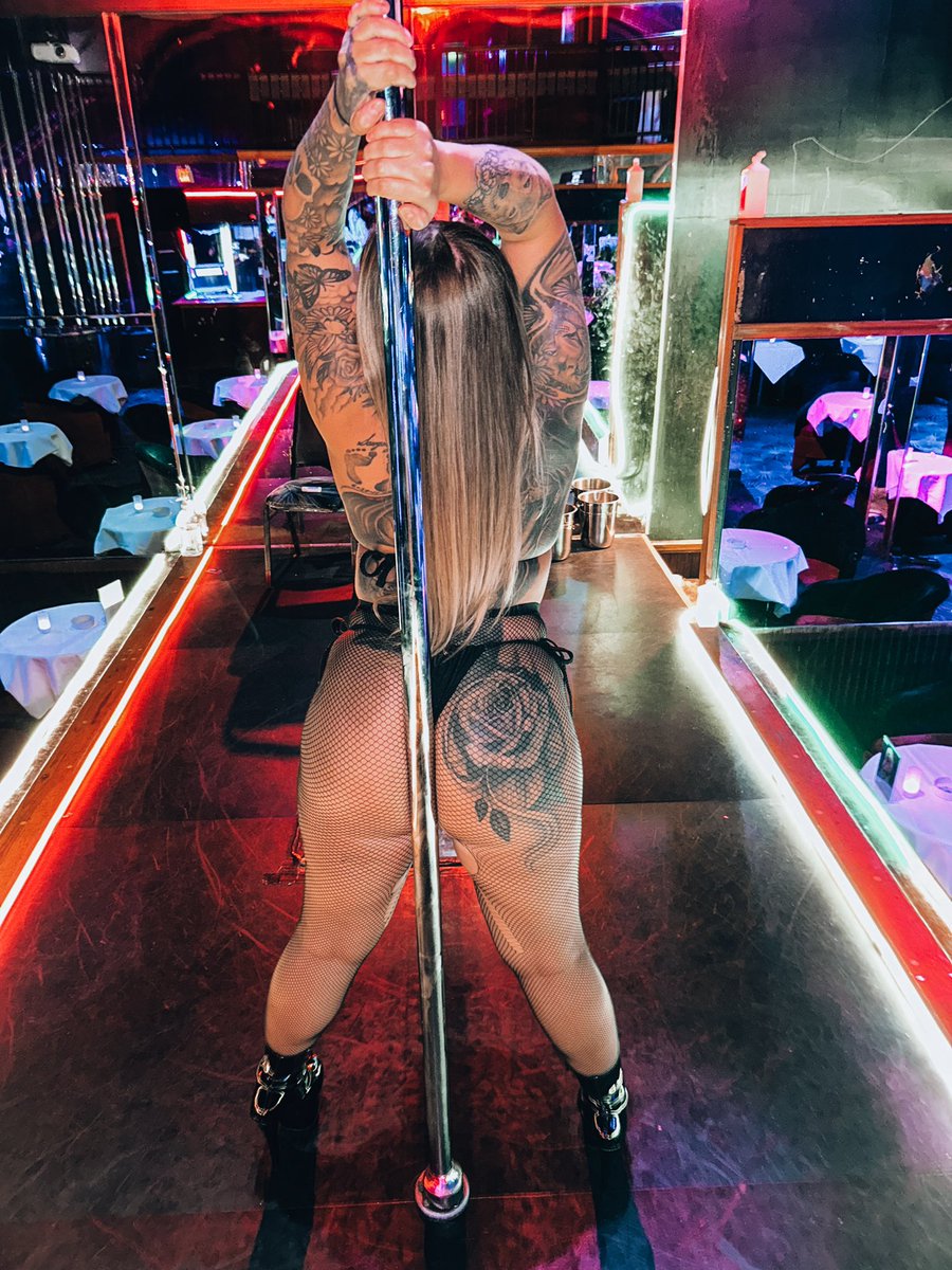 Mia tweet media