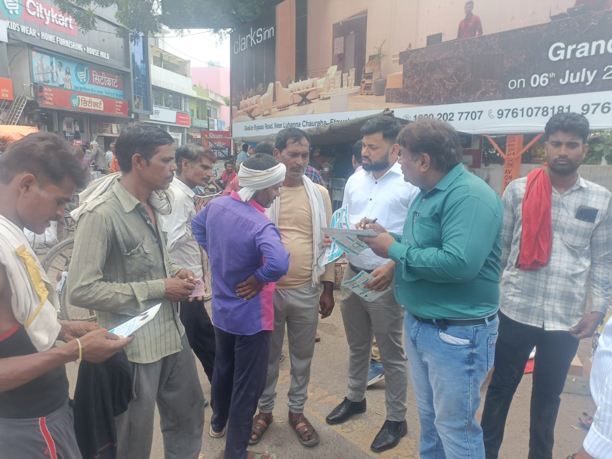 dhs_etawah's tweet photo. "#WPD. #familyplaning
The Chouraha meeting is conducting every morning at Shastri Chowk, Etawah, to promote NSV and male participation in FP with support of city officials, DFPLM, DCPM, 2 UPHC- MOICs, male staff nurse, 2 Urban ASHAs, @PSIINDIA, and TSU." https://t.co/uOBFXgzro2