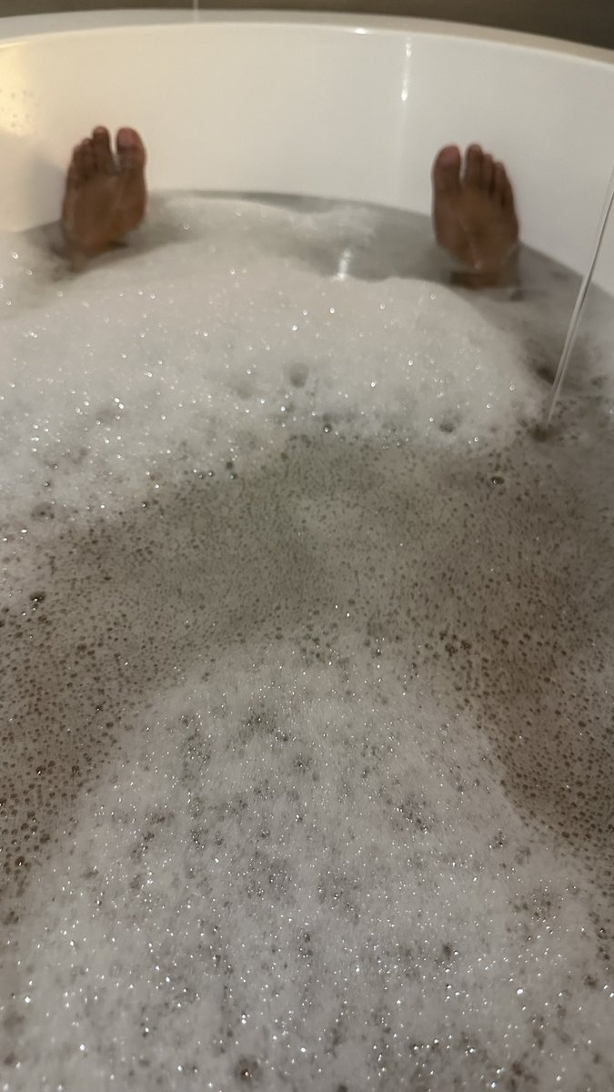 obsessToUndies's tweet photo. Chilling alone in hot bath https://t.co/3DBOQZWWw3