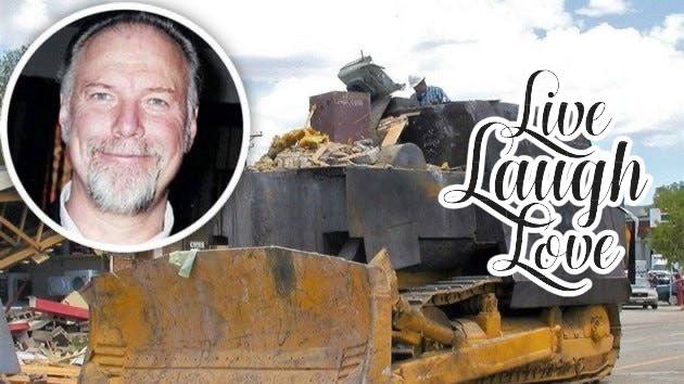 Live Laugh Love tweet media