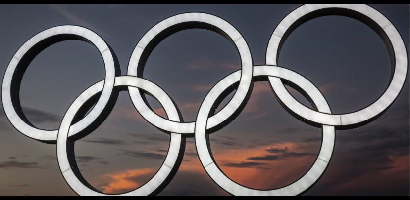 La réaction a provoqué par la présence de travestis lors de la cérémonie d'ouverture des jeux olympiques, qui ont essayé de se faire passer pour Jésus-Christ et ses disciples lors de la Cène. Une tentative désespérée de louer les valeurs du sport sur fond de propagande grossière.