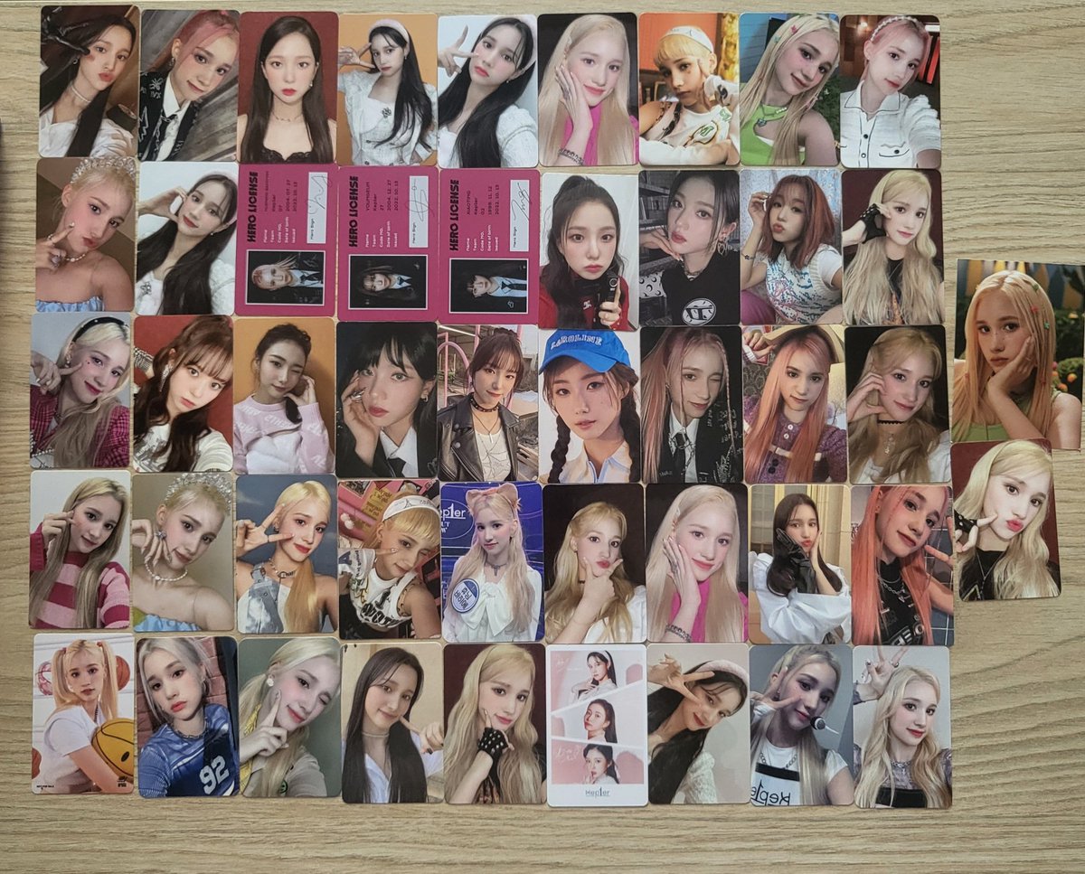 OrionKShop's tweet photo. Si jamais ça peut intéresser, je revend toutes ces photocards :) les twice sont toutes à 4€ et les kep1er n'excede pas le prix de 10€ pour les plus ""rares"" 😬✨️ https://t.co/XKwZG4hWdM
