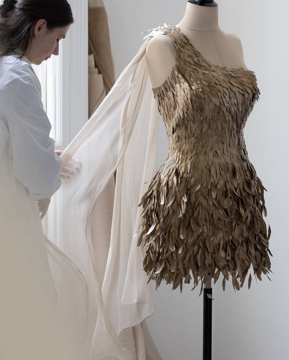 LaModeUnknown's tweet image. In the making of Couture looks by ✨Dior✨ for Paris Olympics. 🪡