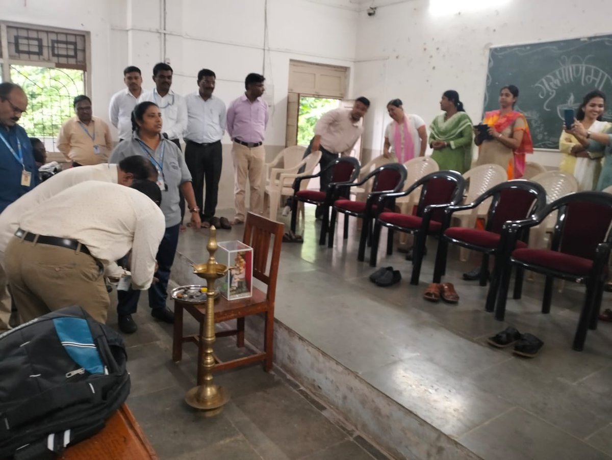 NccKmc's tweet photo. Today Guru Purnima was celebrated in KMC College. Since it is Sunday, we are celebrating this event on Monday. NCC cadets have handled this program very well. And there was also a speech and poster competition. https://t.co/uktinKoA5m