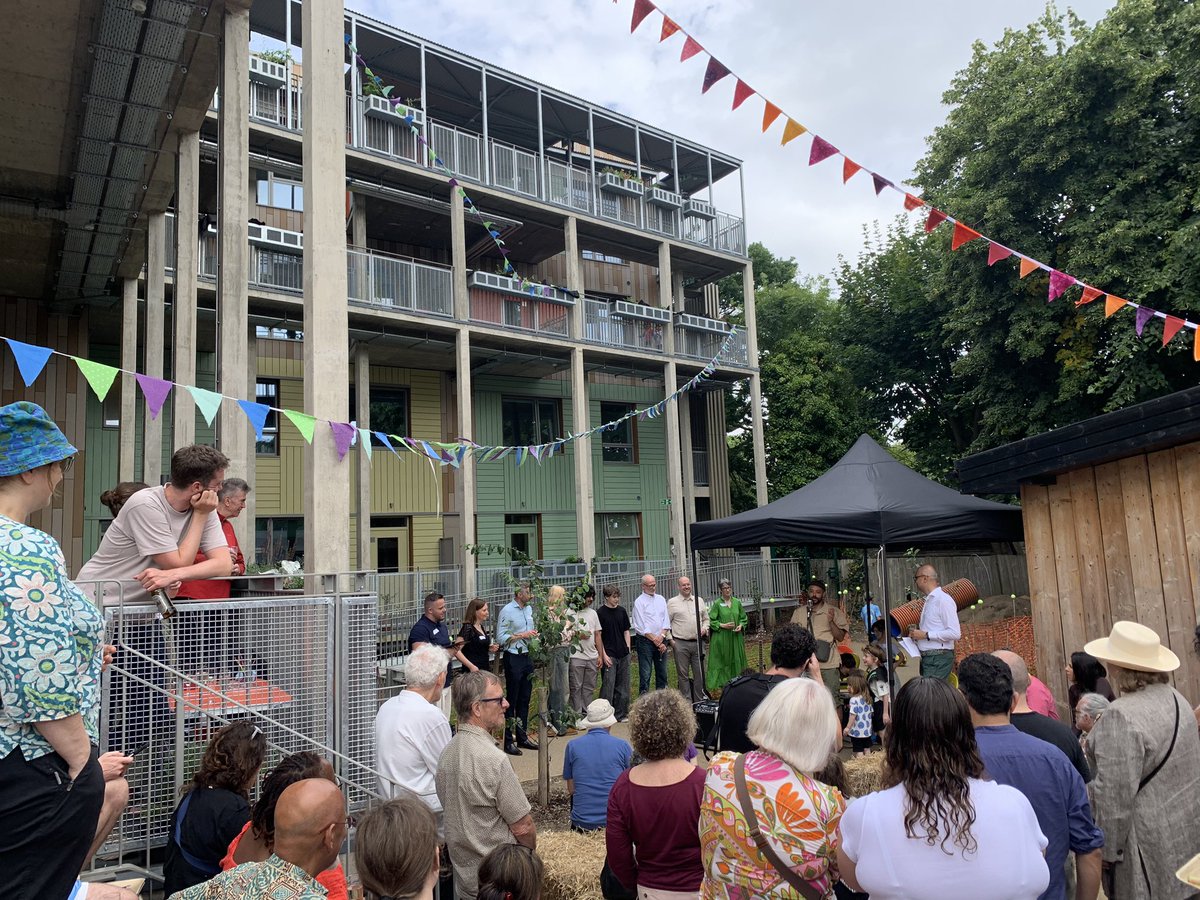 cypren's tweet photo. Last Saturday saw the launch of London’s largest self build community housing project.

@RUSSLewisham 

15 years in the making and then some!

#communityledhousing #lewisham #london 💚 https://t.co/ZSstepHVKI