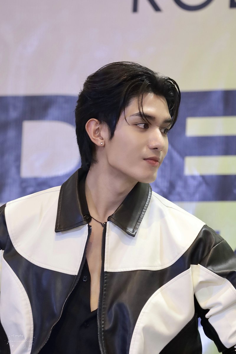 gloriiiaalice's tweet image. 🖤✨

 #DevyXNet
꒰ @netsiraphop ꔛ #netsiraphop ꒱