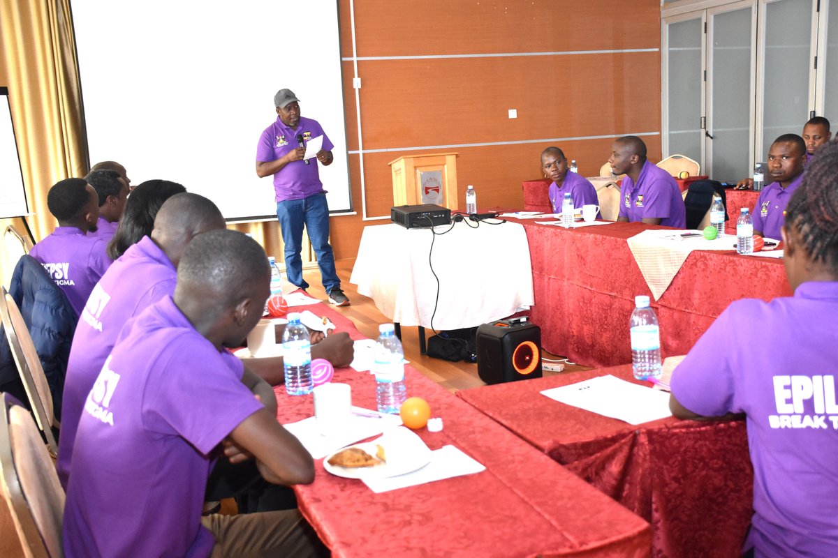 AweChange's tweet photo. Prof. Mark Kaddu Mukasa (@MarkKaddumark), Co-PI on the AWE Change Project has urged researchers to keep abreast with changes in diagnosis &amp; treatment of #Epilepsy. E.g. in first world countries, diagnosis has advanced from an electroencephalogram (EEG) to magnetoencephalography. https://t.co/dF4Wt0wwIM