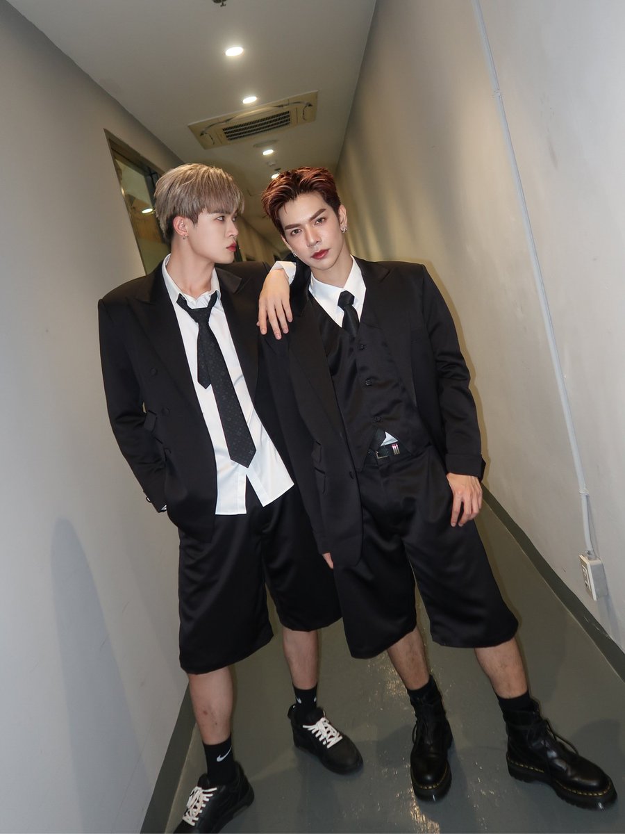 IDOLFACTORYTH's tweet photo. ลุคใหม่ เป็นไงบ้าง ? 🤠

ขายาวมาเยอะ ขาสั้นบ้าง เอาใจวัยโจ๋~ 🥰🥰

BillyBabe POP in DONKi 
#DonkiPOPxBillyBabe https://t.co/MkMadc5pbD