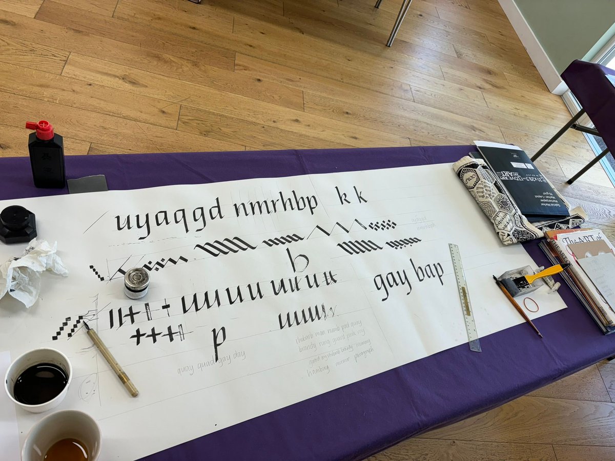 Learning to write beautifully is an art, but our students recently produced some lovely work on our onsite Italics class.  Under the expert guidance of Mary Noble, they got to grips with the techniques of the broad edge nib. Look out for more classes on our website! 😊
