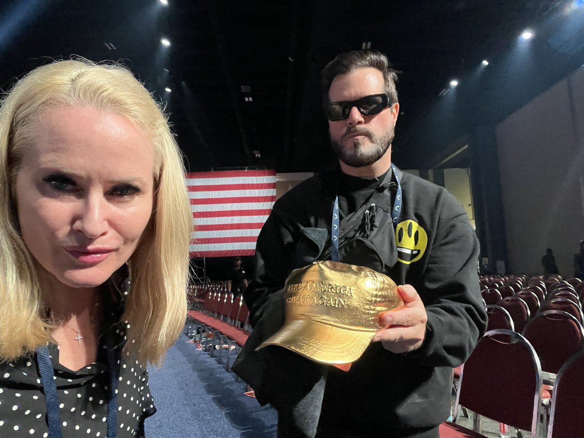 corinnecliford's tweet image. The 24 Karat Gold MAGA Hat is super HOT - designed by the legendary artist XVALA for more information go to MemeRanch.Com - the HAT is a piece of art &amp;amp; good for the Smithsonian or Trump’s Presidential Museum…
@memeranchdotcom 
@KaelanDC 
#MAGA 
#news 
#Gold 
#art
#meme