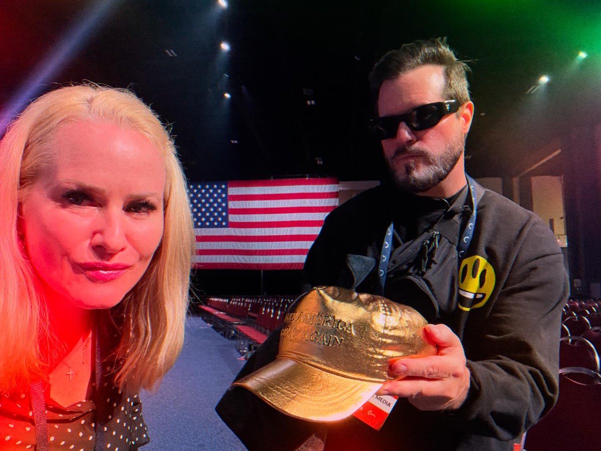 corinnecliford's tweet image. The 24 Karat Gold MAGA Hat is super HOT - designed by the legendary artist XVALA for more information go to MemeRanch.Com - the HAT is a piece of art &amp;amp; good for the Smithsonian or Trump’s Presidential Museum…
@memeranchdotcom 
@KaelanDC 
#MAGA 
#news 
#Gold 
#art
#meme