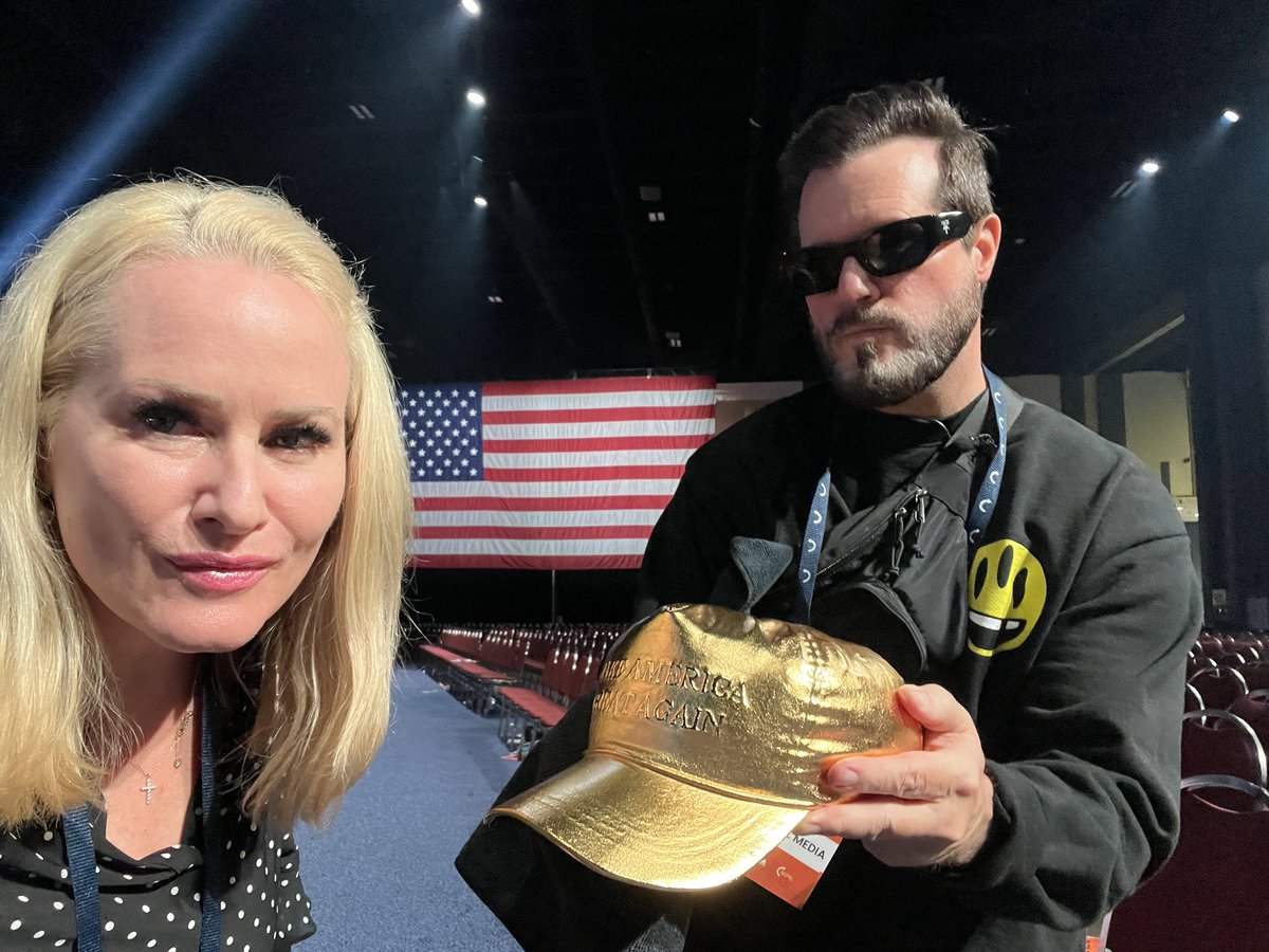 corinnecliford's tweet image. The 24 Karat Gold MAGA Hat is super HOT - designed by the legendary artist XVALA for more information go to MemeRanch.Com - the HAT is a piece of art &amp;amp; good for the Smithsonian or Trump’s Presidential Museum…
@memeranchdotcom 
@KaelanDC 
#MAGA 
#news 
#Gold 
#art
#meme