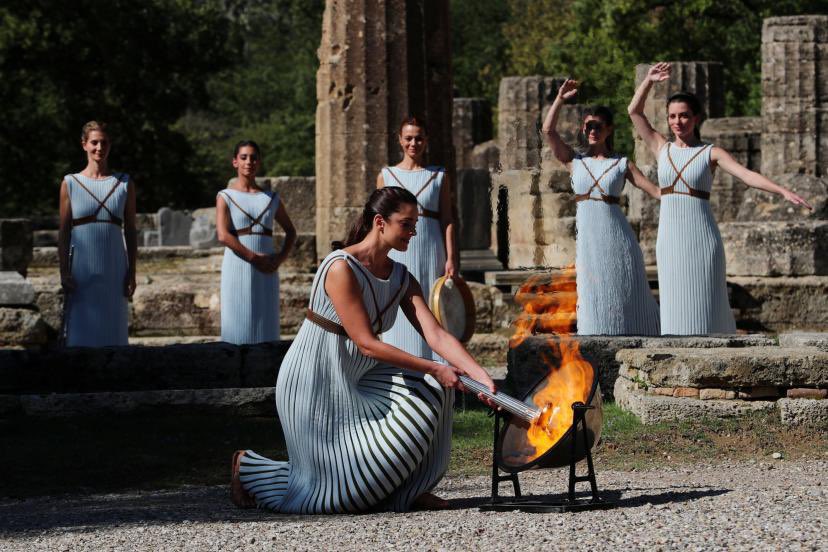 oneshout1's tweet photo. @PhdeVilliers La flamme est partie d’Olympie #Greece avec un mélange de beauté et tradition pour finir en #France #Paris2024  avec une #ceremoniedouverture #woke et insultante qui acte bien la fin de notre pays... https://t.co/CHd5NllGwt