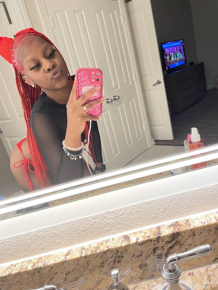 thaarealbarbiie's tweet image. pretty &amp;amp; petite 🧟 . 

#lilredshitt #viral #lashtech #fypageシ