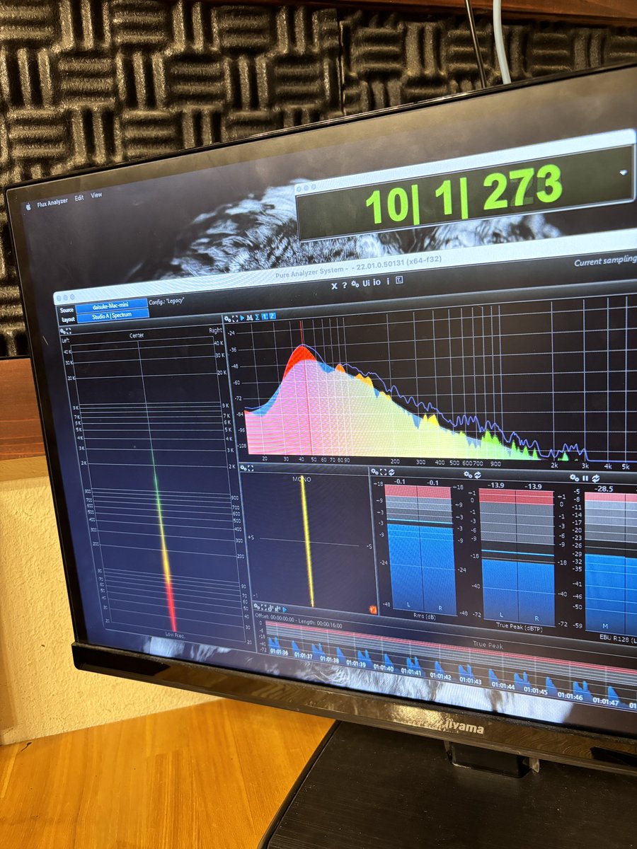studioTORIGORO's tweet photo. バスドラムの低音を録音するマイクが新しくなりました🥁

#SUBKICK
#EMINENCE 12’
#レコーディング
#トリゴロ https://t.co/jUJHnEwhtH