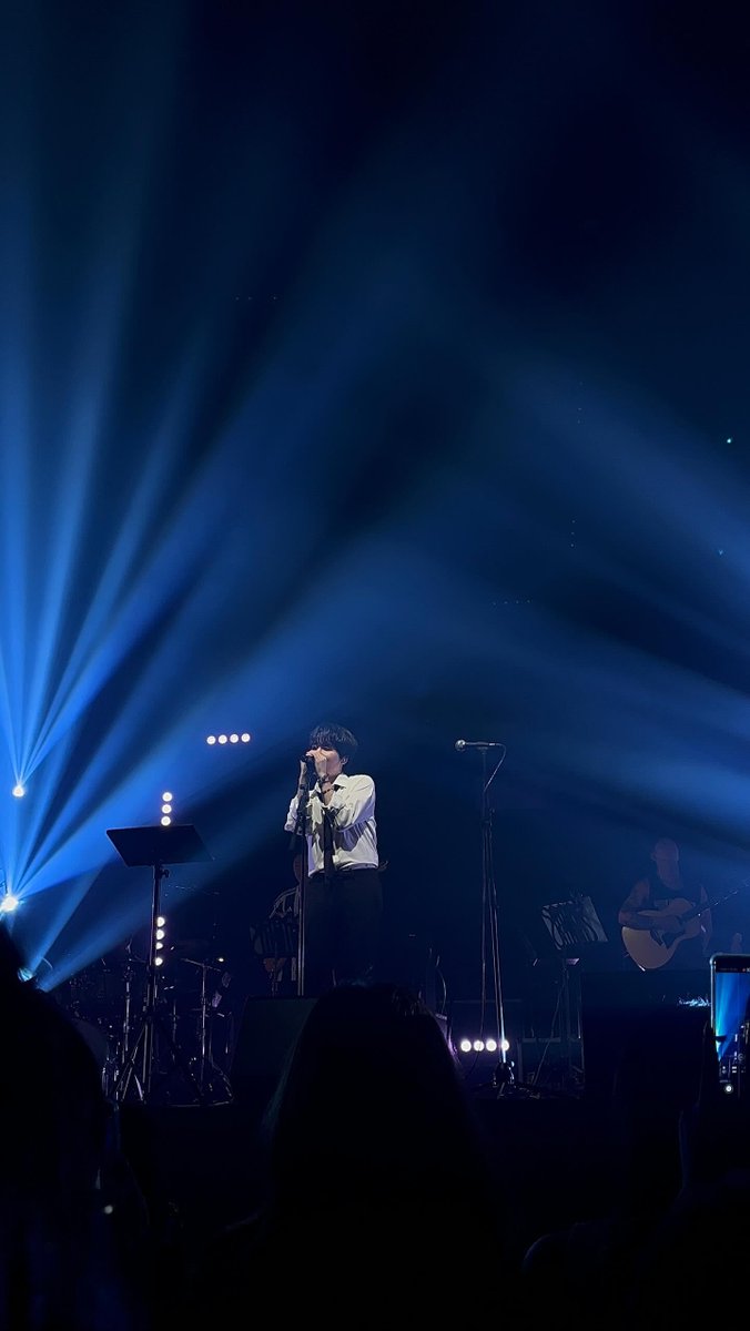 dvwn at the bangkok concert 💌

july 7 2024 
[credits to @/9854X on IG⭐]