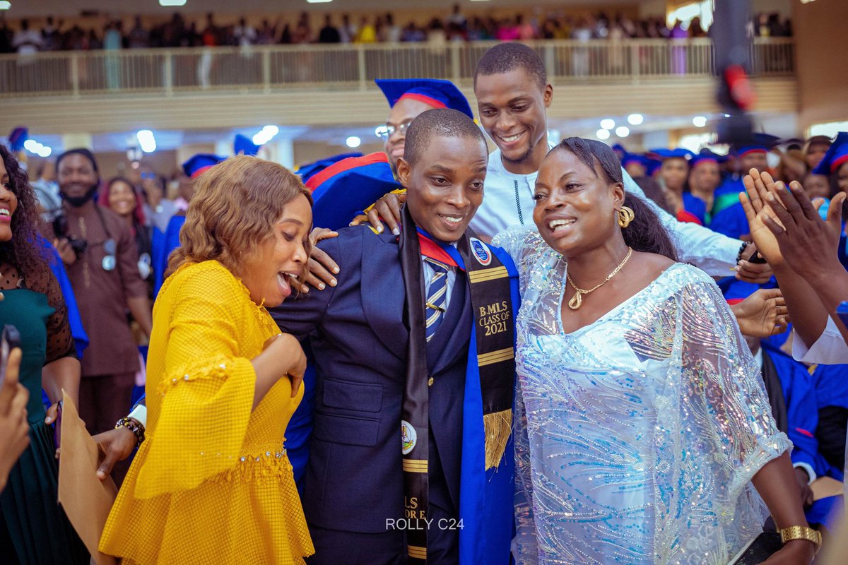Ekhatorefos's tweet image. Yesterday, I exited the university as a Medical Laboratory Scientists after 8 years as a student. I not only got inducted, but also emerged as the overall best graduating student of the faculty. I pulled out a historically highest CGPA of 4.86. The first first class in Medical