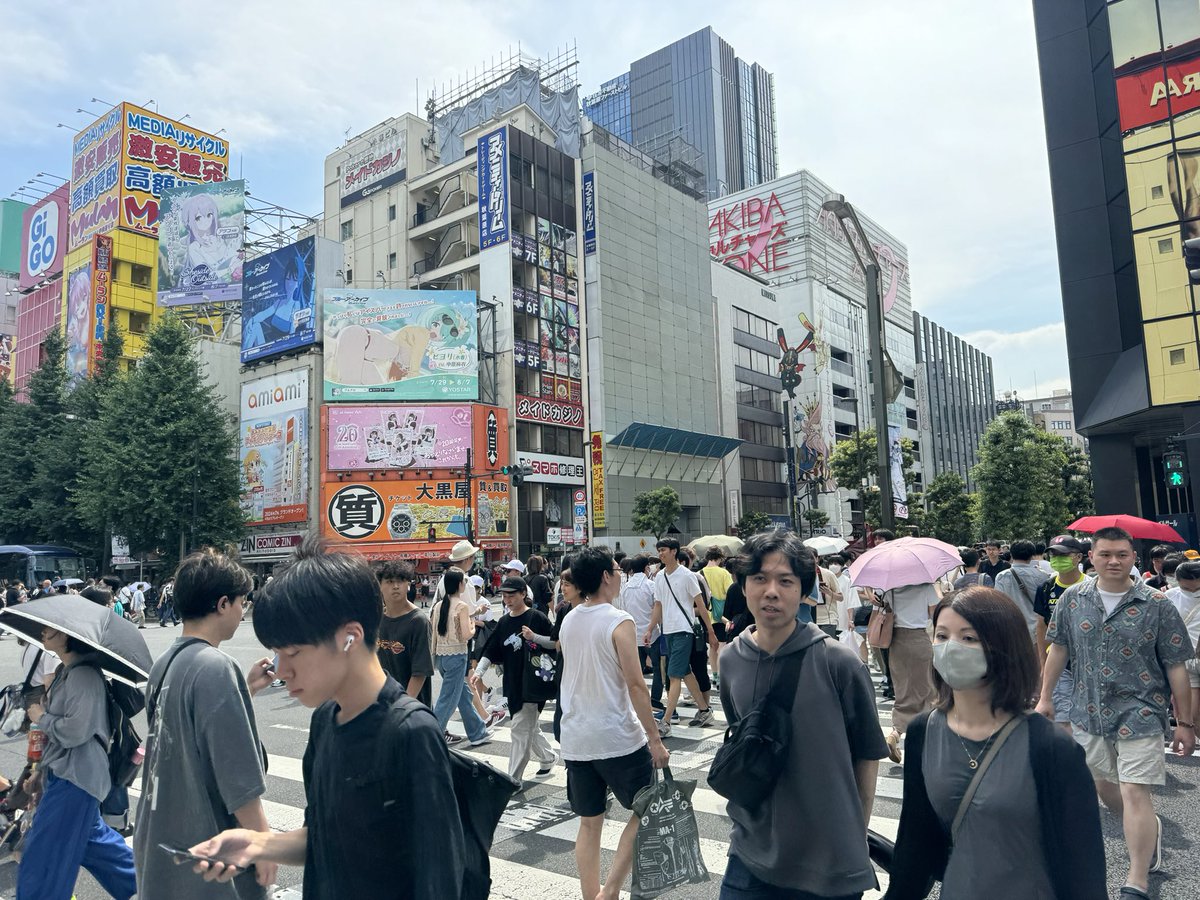 nikinsme's tweet photo. 여름이었다… https://t.co/Zo3WYxCZob