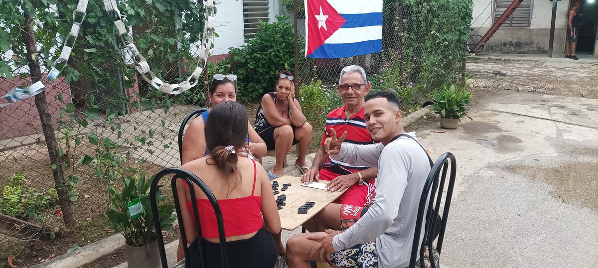 GonzalezArbey87's tweet photo. No faltó la rica caldosa en nuestra cuadra #Cdr9 #Circ112 en #Bayamo celebrando, festejando este 26/7 #LaHitoriaPorAsalto @YanetsyCubana @YanetsyTerry @cdr_cuba @GHNordelo5 https://t.co/gURGgd3sJr